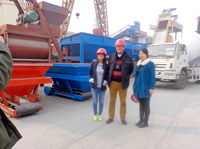 Russian customers came to Jianxin to sign commercial concret