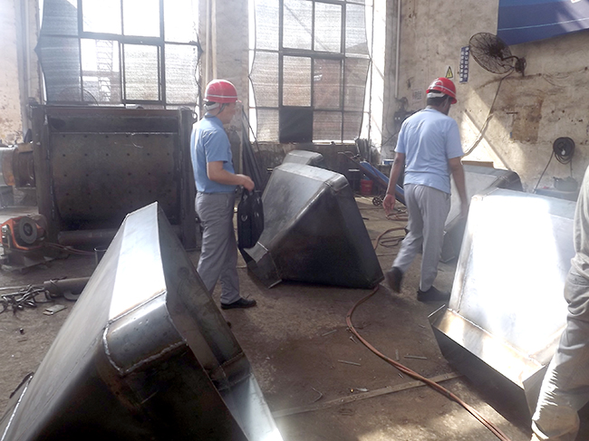 Saudi customers come to Zhengzhou Jianxin to purchase concre