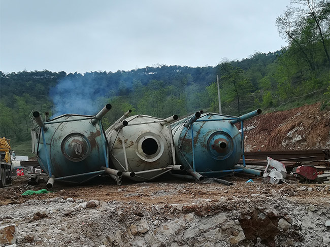 Installation and commissioning of JS750 compulsory concrete mixer in   Sanmenxia.