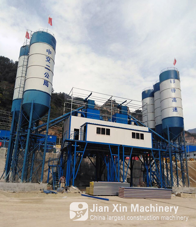 Zhengzhou Jianxin Machinery HZS120 concrete mixing station works at  Zhaohong Lehong Dam in Kunming.